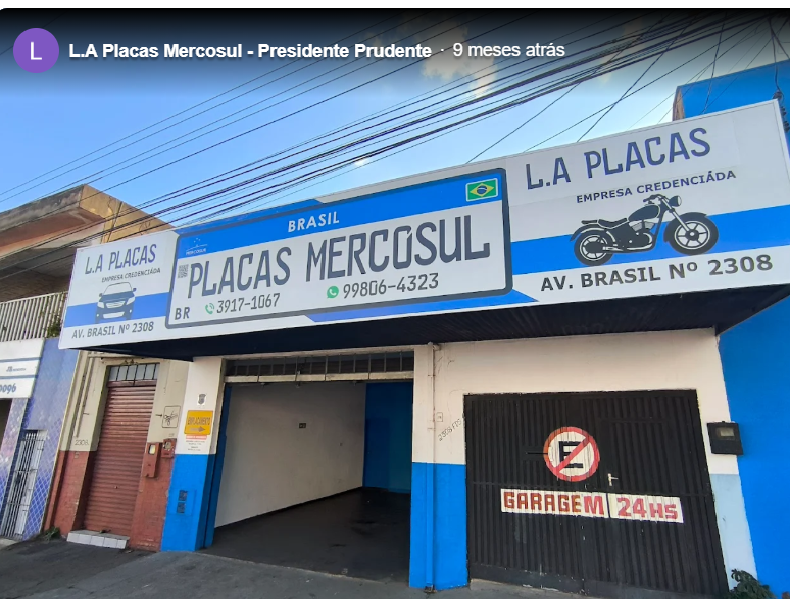 Fachada L.A Placas